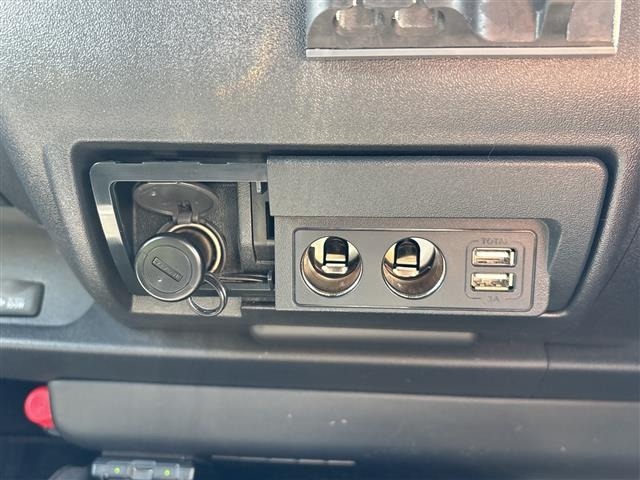 Toyota HIACE VAN 2020 7270331-3