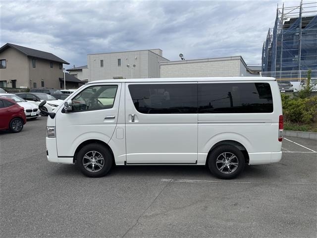 Toyota HIACE VAN 2025 7270332-17