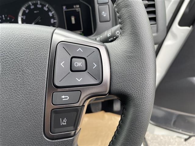 Toyota HIACE VAN 2025 7270332-9
