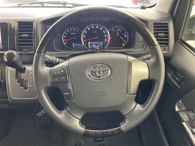 Toyota HIACE VAN 2017 7270335-2