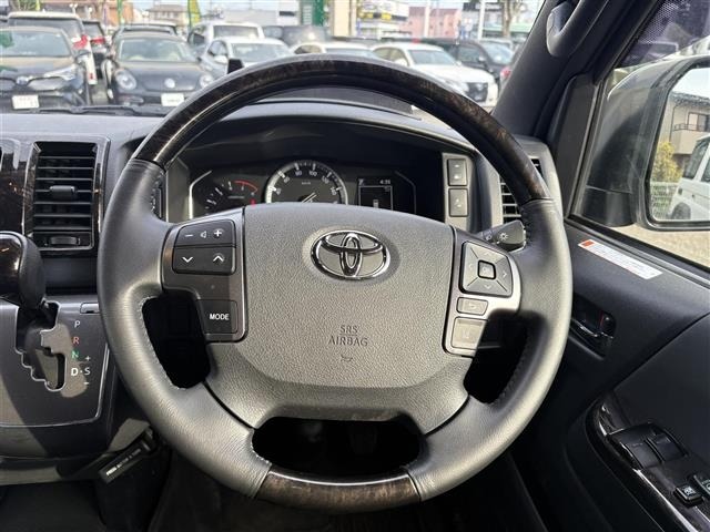 Toyota HIACE VAN 2023 7270364-11