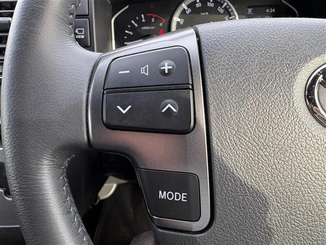 Toyota HIACE VAN 2023 7270364-12