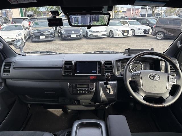 Toyota HIACE VAN 2023 7270364-14