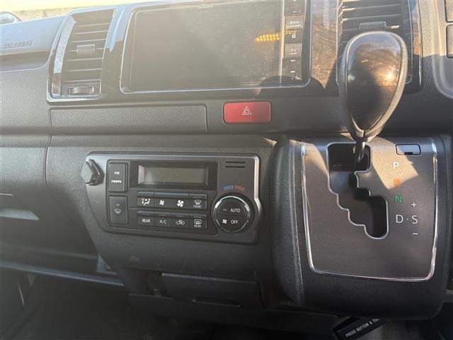 Toyota HIACE VAN 2023 7270364-4