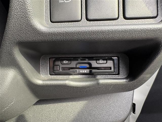 Toyota HIACE VAN 2023 7270364-6