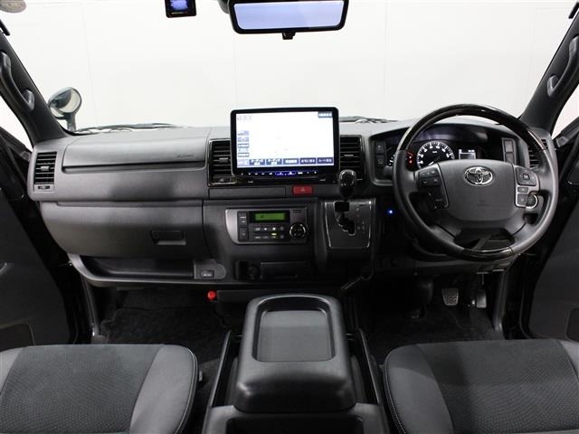 Toyota HIACE VAN 2023 7270365-14