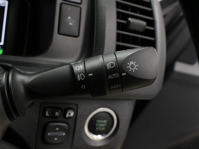 Toyota HIACE VAN 2023 7270365-4