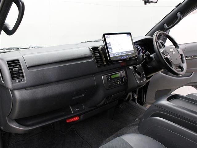 Toyota HIACE VAN 2023 7270365-9