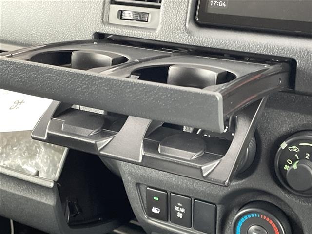 Toyota HIACE VAN 2025 7270368-11