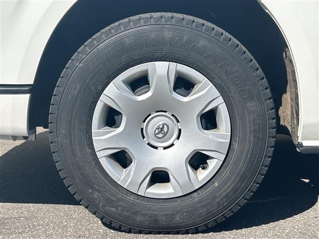 Toyota HIACE VAN 2023 7270369-22