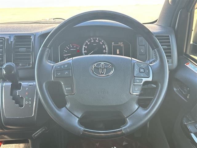 Toyota HIACE VAN 2023 7270369-8