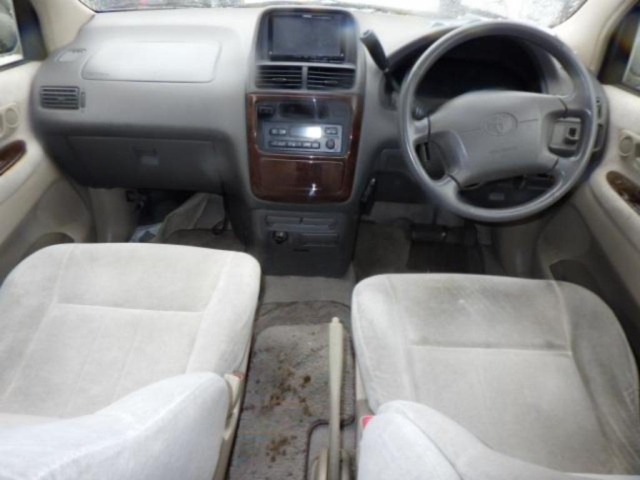 Toyota IPSUM 2001 7268316-3