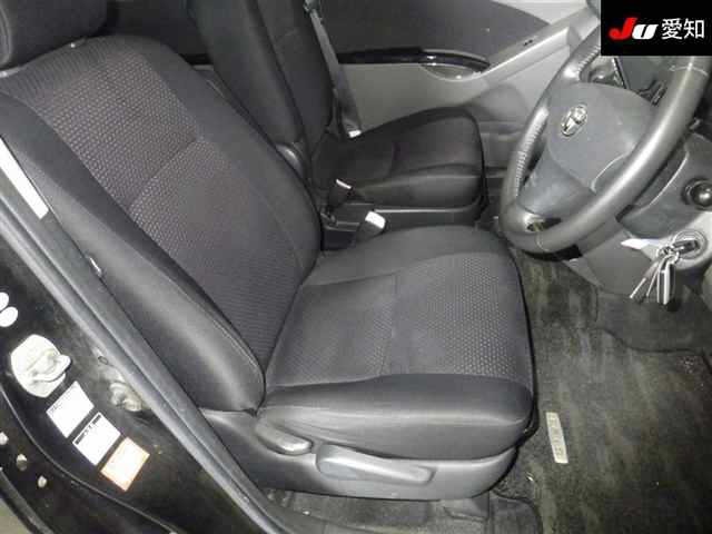 Toyota ISIS 2005 7269800-6