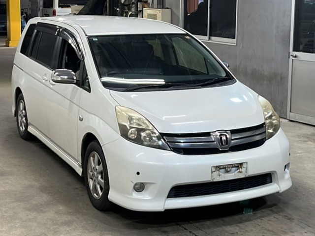 Toyota ISIS 2012 7269818-4