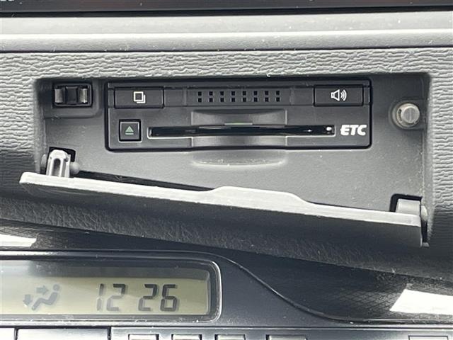 Toyota ISIS 2013 7269830-12