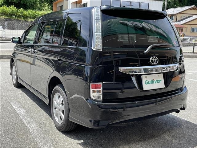 Toyota ISIS 2013 7269830-13