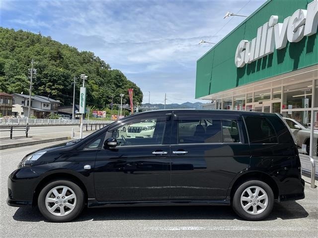 Toyota ISIS 2013 7269830-17