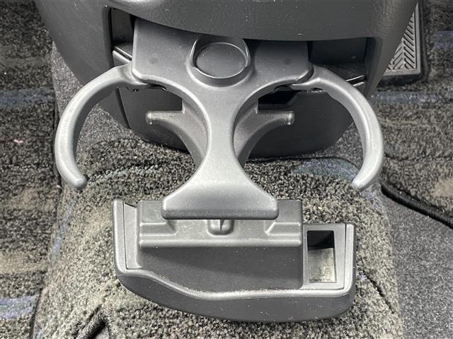 Toyota ISIS 2013 7269830-22