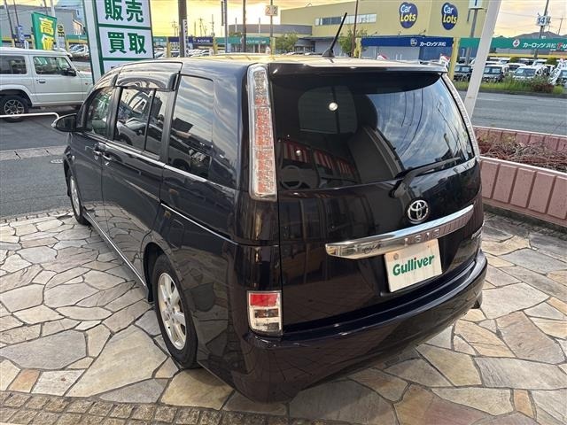 Toyota ISIS 2014 7269831-1