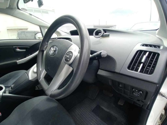 Toyota PRIUS 2014 7268016-9