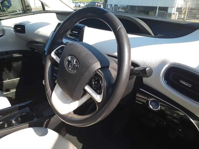 Toyota PRIUS 2017 7268038-7