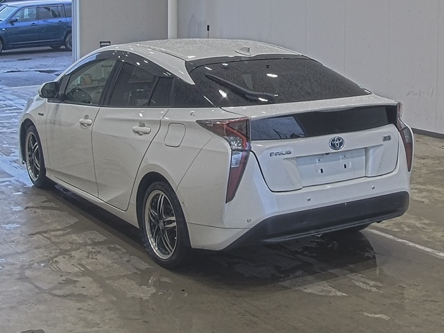 Toyota PRIUS 2017 7268328-1