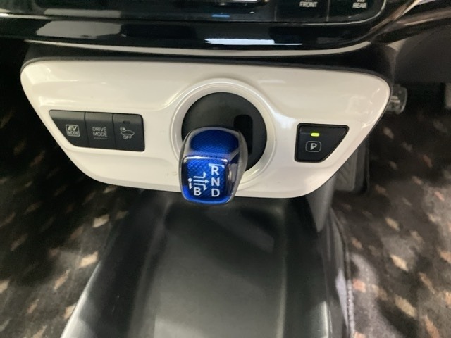 Toyota PRIUS 2017 7268328-5