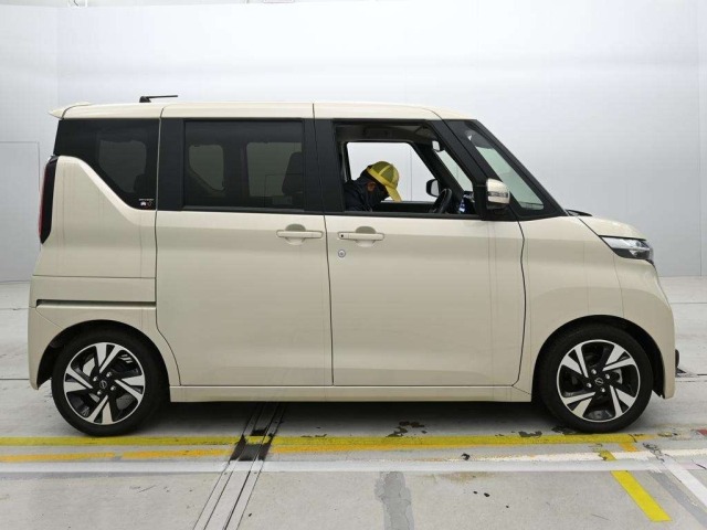 Nissan ROOX 2025 7262501-3