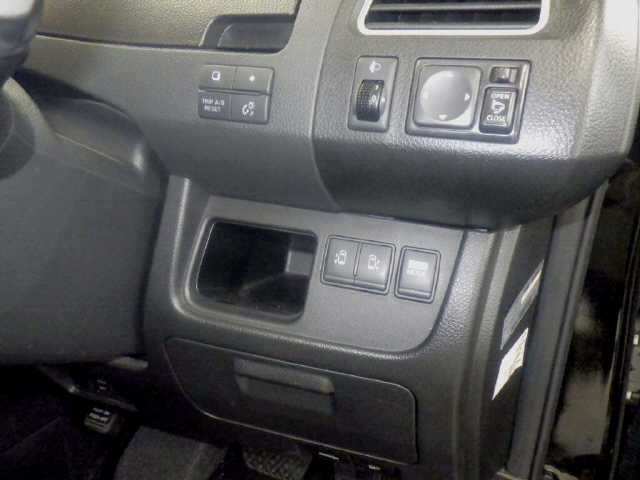 Nissan SERENA 2011 7269950-6