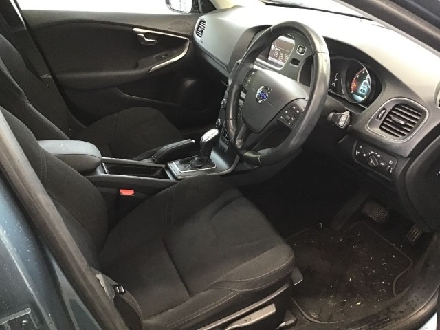Volvo V40 2013 7262862-5
