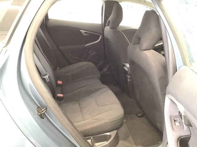 Volvo V40 2013 7262862-6