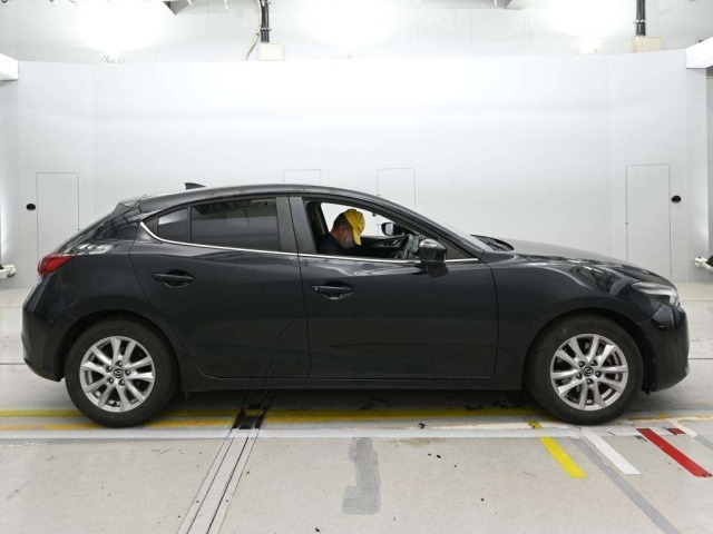 Mazda AXELA 2017 7288031-3