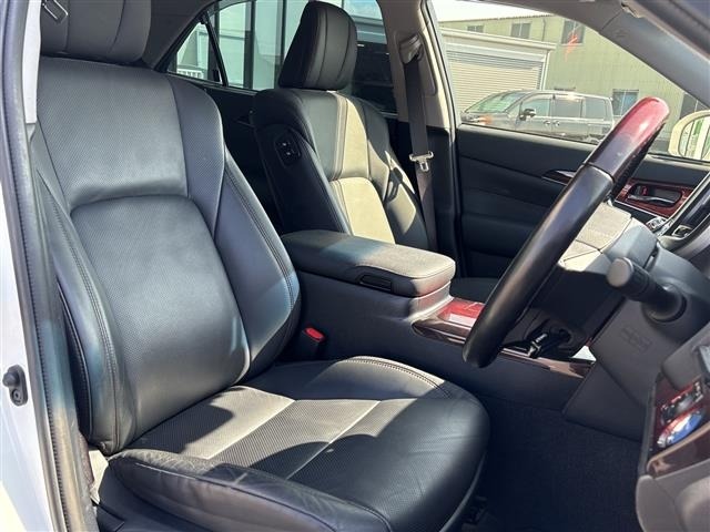 Toyota CROWN MAJESTA 2017 7282469-4