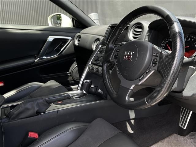 Nissan GT-R 2008 7277285-19