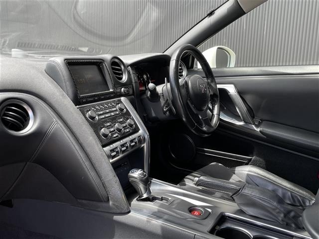 Nissan GT-R 2008 7277285-8