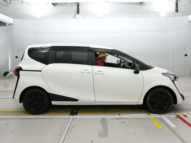 Toyota SIENTA 2021 7274795-3