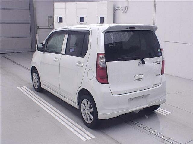 Suzuki WAGON R 2013 7290936-1