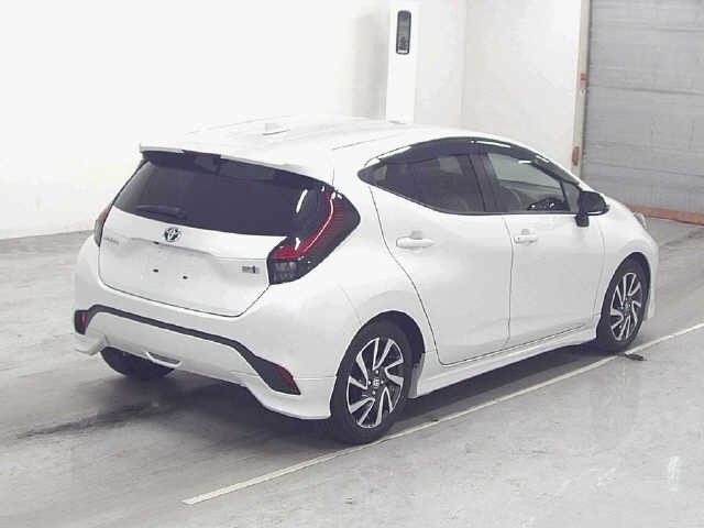 Toyota AQUA 2023 7297695-5