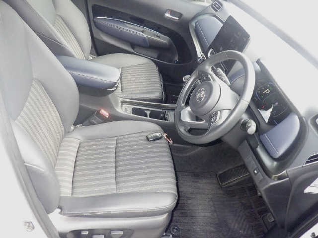 Toyota AQUA 2023 7297695-7