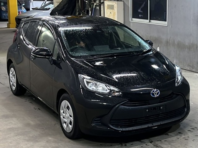 Toyota AQUA 2022 7297740-4