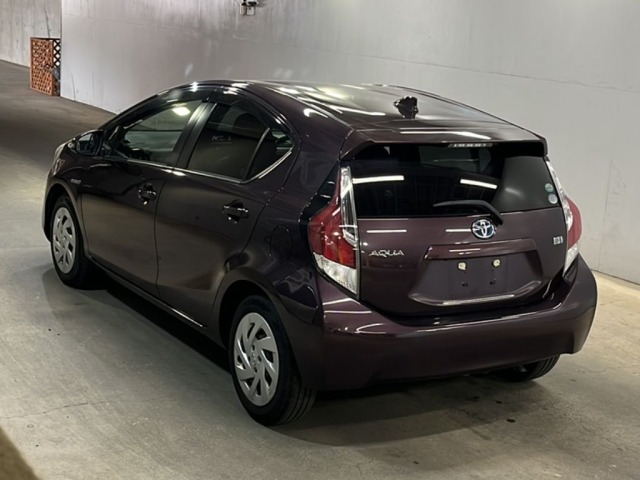 Toyota AQUA 2017 7297746-1