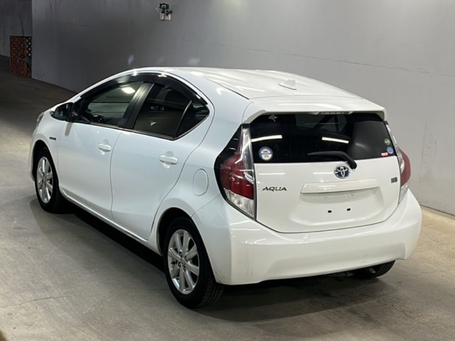 Toyota AQUA 2015 7297753-1