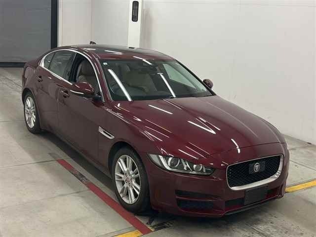 Jaguar XE 2017 7296633-0