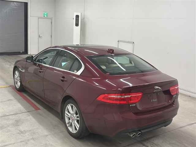 Jaguar XE 2017 7296633-1