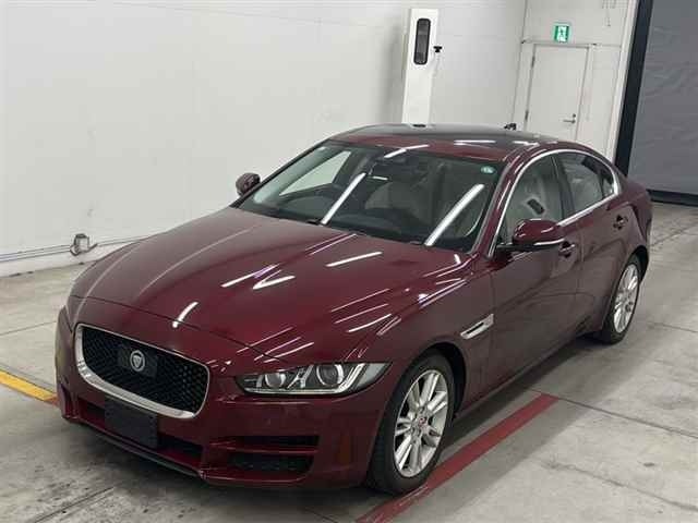 Jaguar XE 2017 7296633-4