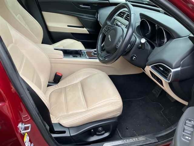 Jaguar XE 2017 7296633-7