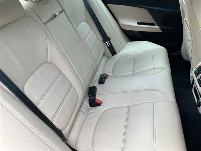Jaguar XE 2017 7296633-8