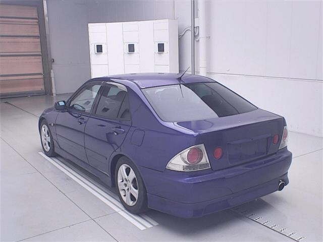 Toyota ALTEZZA 1999 7310072-1
