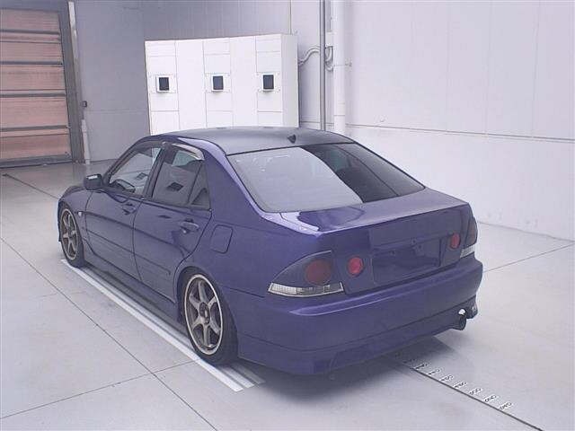 Toyota ALTEZZA 1999 7310084-1