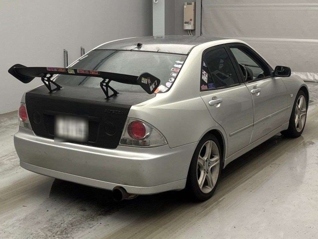 Toyota ALTEZZA 1998 7310085-1